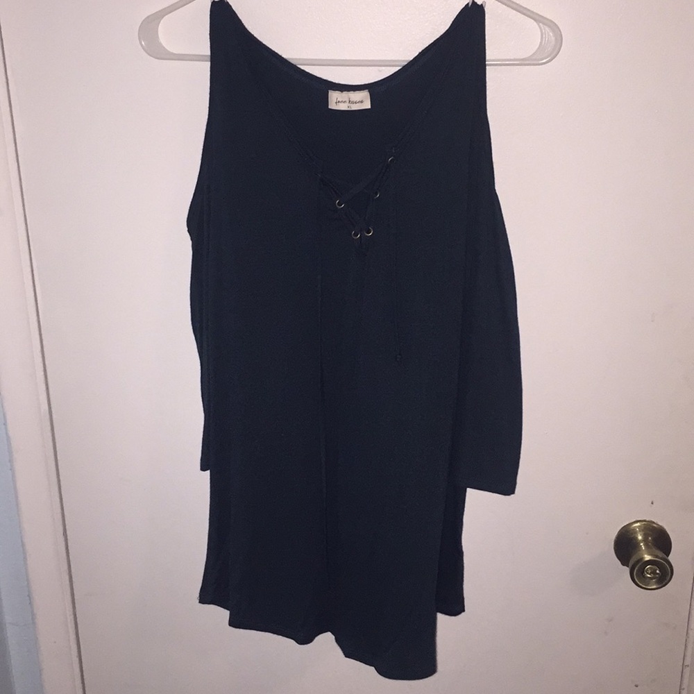 Open shoulder shirt